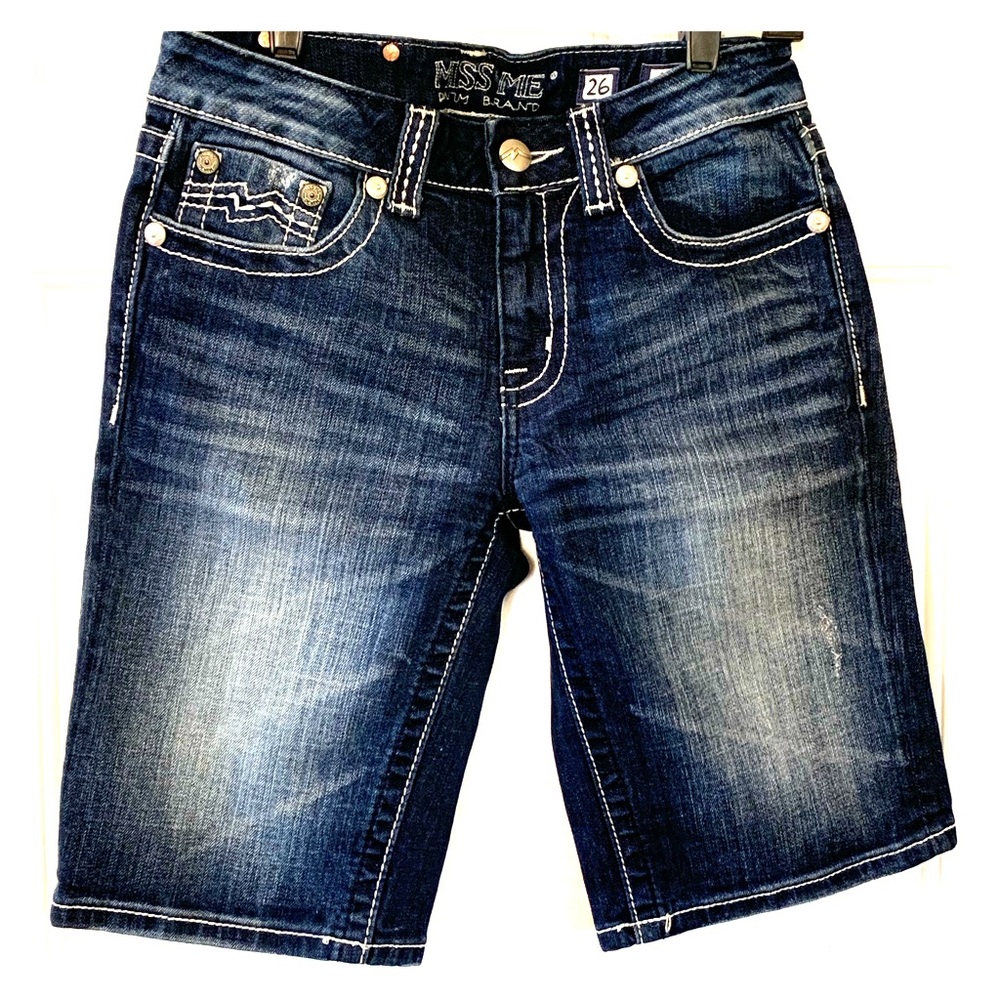 ✨Miss Me Shorts - 26”